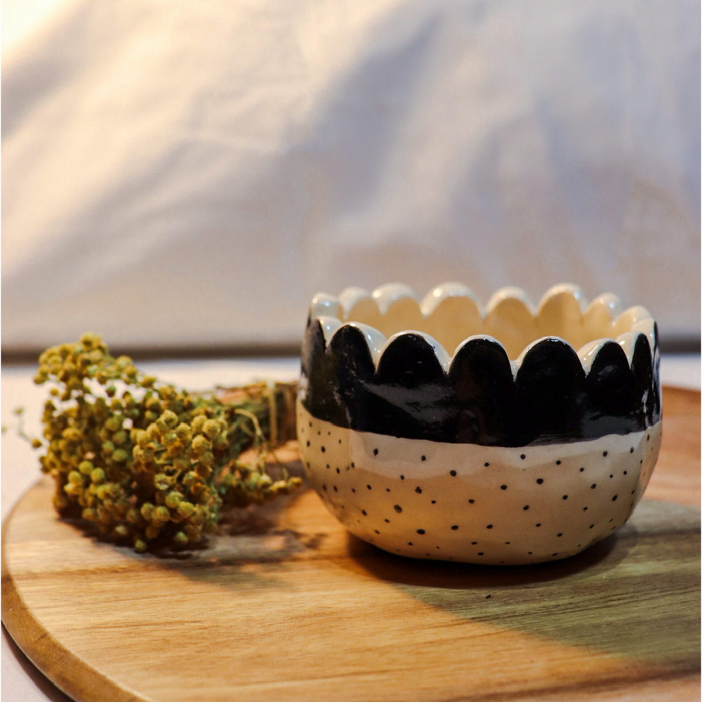 Scalloped condiment bowl