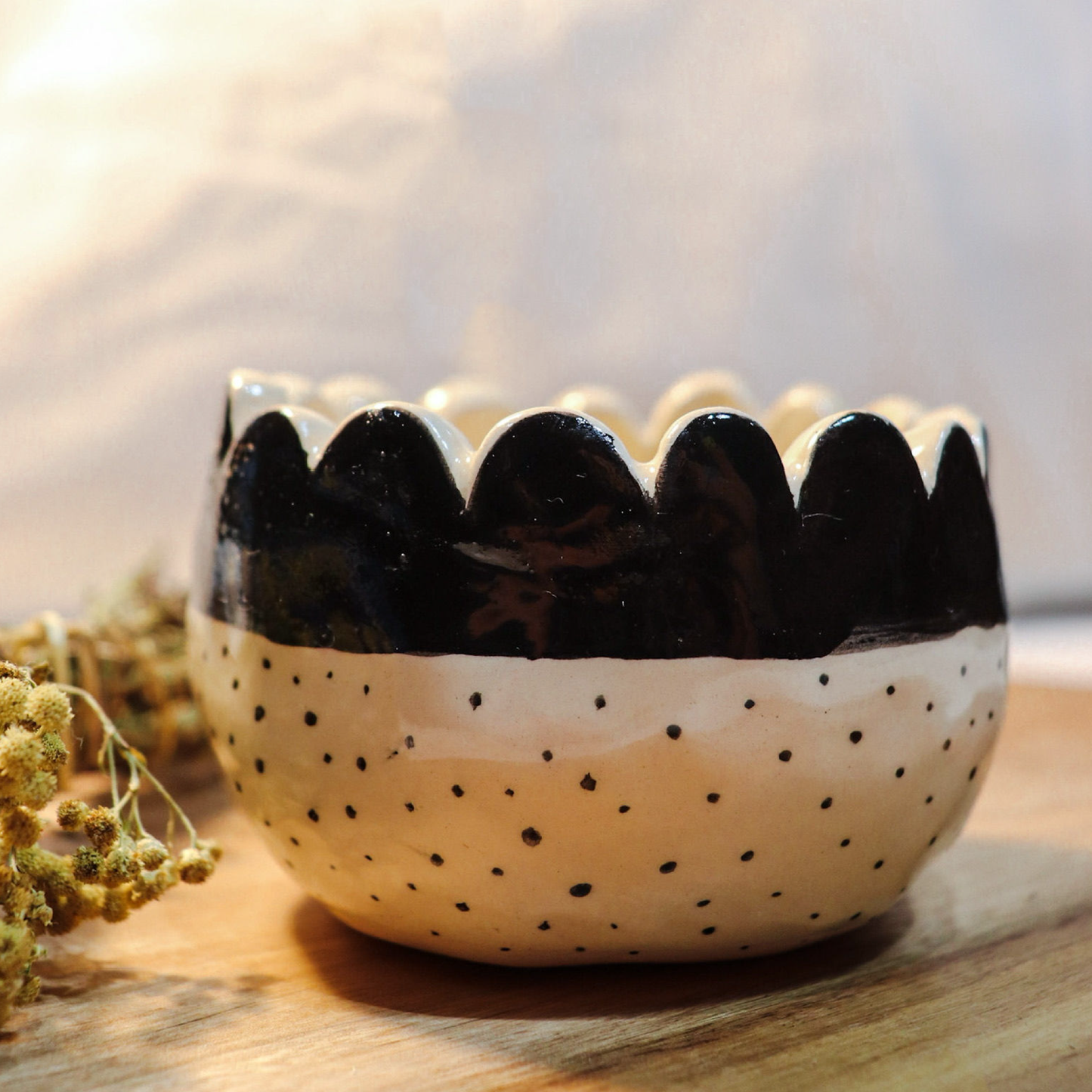 Scalloped condiment bowl